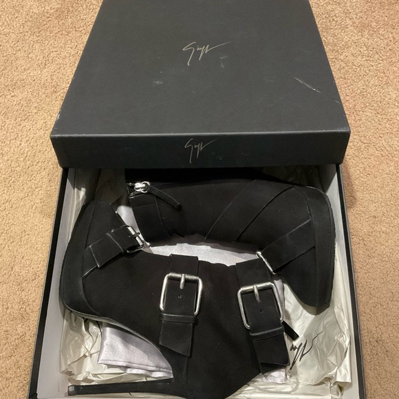 Giuseppe Zanotti Black Ankle Boots with Silver Buckles - Picture 3 of 13